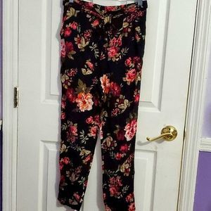 NWOT Ambiance Boho Black Pinks Floral High Rise Pull On Ankle Pants